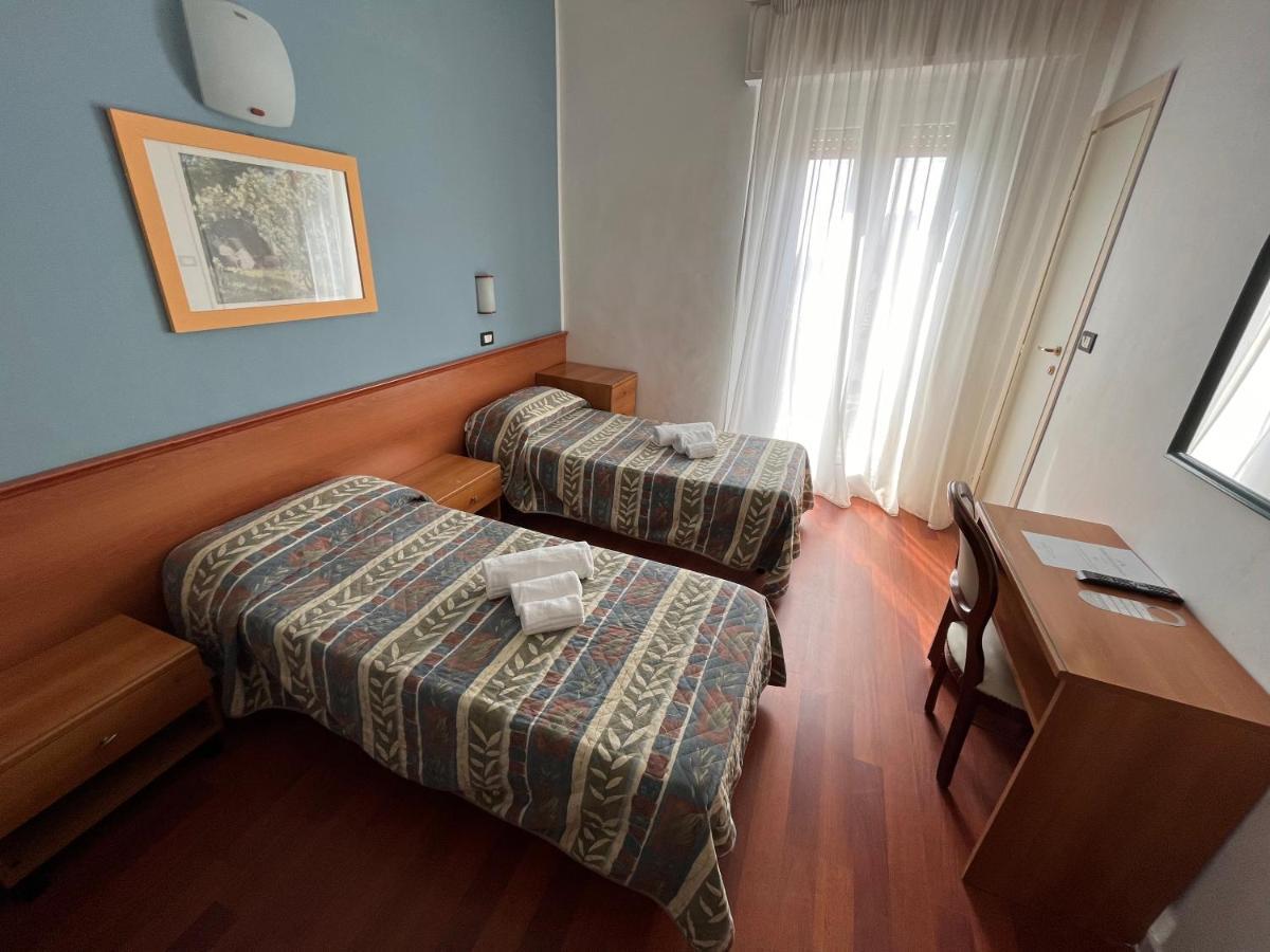 רימיני Hotel Stella D'Italia - Nuova Gestione מראה חיצוני תמונה